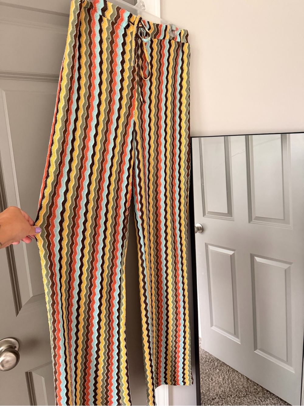 Multi-Color Wave Print Pants - Picture 3 of 5